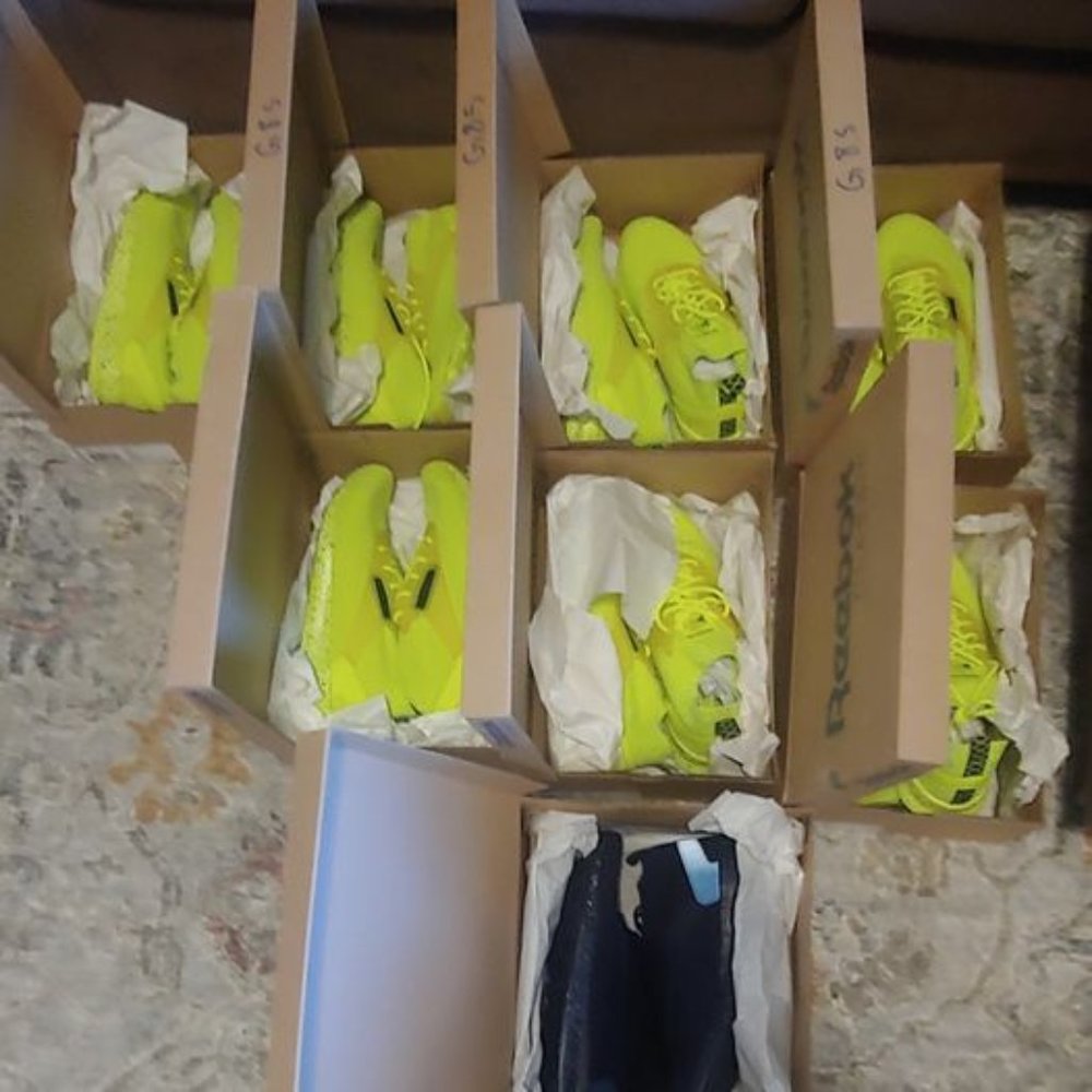 Bulk- REEBOK ZOKU RUNNER UI TraKnit IS Solar Neon Black Yellow BS6313 -8 pairs